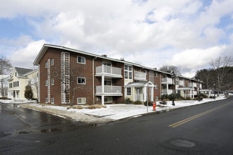 4-16 Summer St in Manchester, MA - Foto de edificio - Building Photo