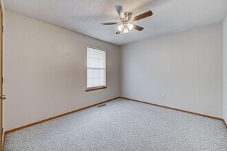 3003 W Knob Hill St in Springfield, MO - Building Photo - Building Photo