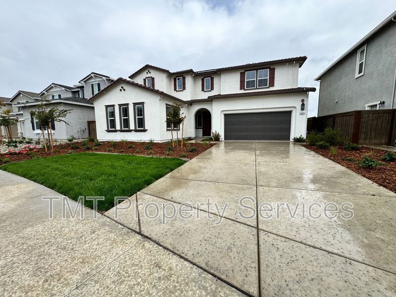 10315 Marama Wy in Elk Grove, CA - Building Photo