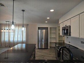 1443 W Morrow Dr in Phoenix, AZ - Building Photo - Building Photo