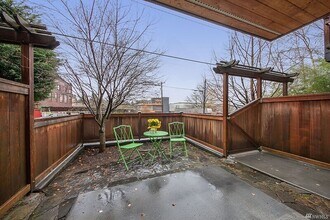 3841 Woodland Park Ave N in Seattle, WA - Building Photo - Building Photo