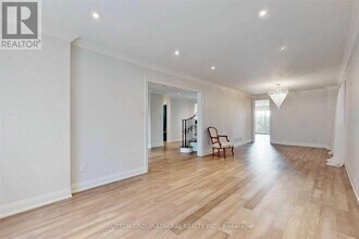 15 Dundurn Crescent in Vaughan, ON - Building Photo - Building Photo
