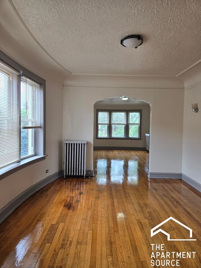 property at 834 N Massasoit Ave