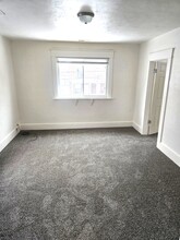 546 E 22nd St, Unit 2 in Erie, PA - Foto de edificio - Building Photo