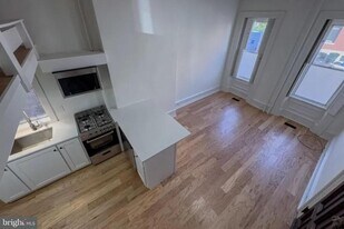 1714 Mt Vernon St in Philadelphia, PA - Building Photo