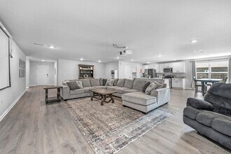 6537 Torrey Pnes in Laurel Hill, FL - Building Photo - Building Photo