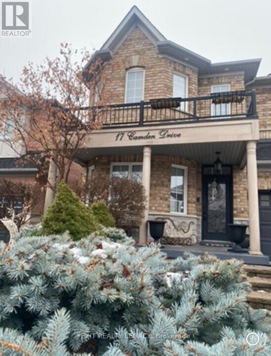 17 Camden Dr in Vaughan, ON - Building Photo