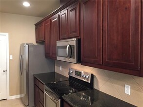 181 Barrington Ln in Lewisville, TX - Foto de edificio - Building Photo