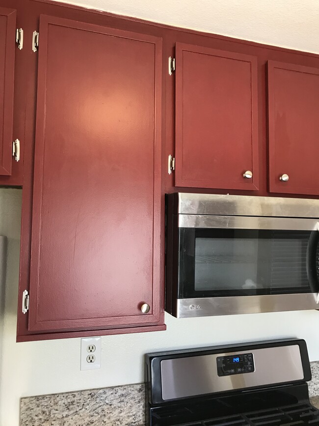 10910 Summerdale Way, Unit #338 in San Diego, CA - Foto de edificio - Building Photo