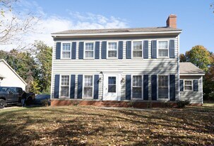 2219 Heather Glen Ln in Charlotte, NC - Building Photo