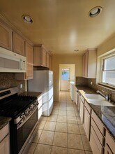 3942 Redwood Ave in Los Angeles, CA - Building Photo - Building Photo