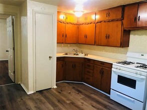 518 W Sycamore St in Denton, TX - Building Photo - Building Photo