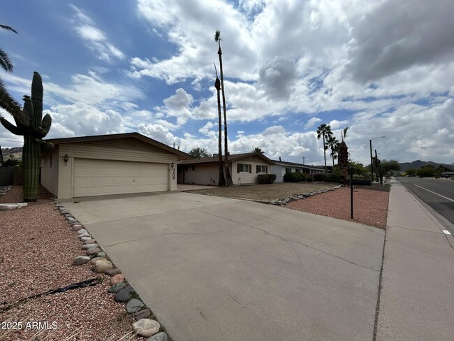 3409 E Mountain View Rd in Phoenix, AZ - Building Photo - Building Photo