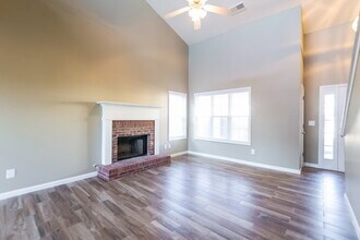240 Greystone Cir in Hiram, GA - Building Photo - Building Photo