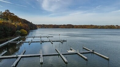 704 Mariner Cir in Webster, NY - Foto de edificio - Building Photo