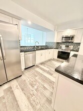 1150 Hillsboro Mile in Hillsboro Beach, FL - Building Photo - Building Photo