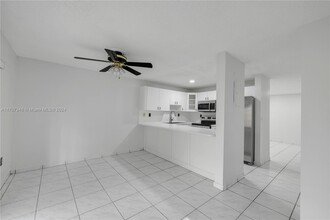 120 SW 116th Ave in Miami, FL - Building Photo - Building Photo