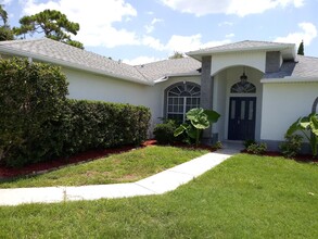 13810 Pimberton Dr in Hudson, FL - Building Photo - Building Photo