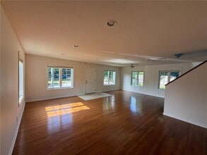 709 Wayzata Blvd E in Wayzata, MN - Building Photo - Building Photo