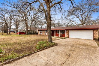 316 S Barbara St in Waco, TX - Building Photo - Building Photo