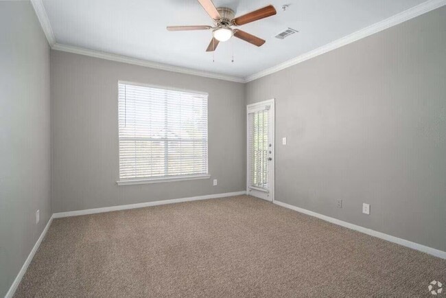 9807 Cypresswood Dr in Houston, TX - Building Photo - Building Photo