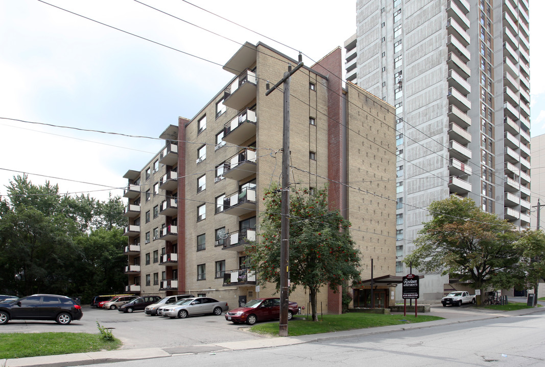 839 Roselawn Ave in Toronto, ON - Building Photo