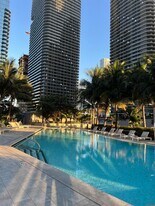 88 SW 7th St, Unit 2708 in Miami, FL - Building Photo