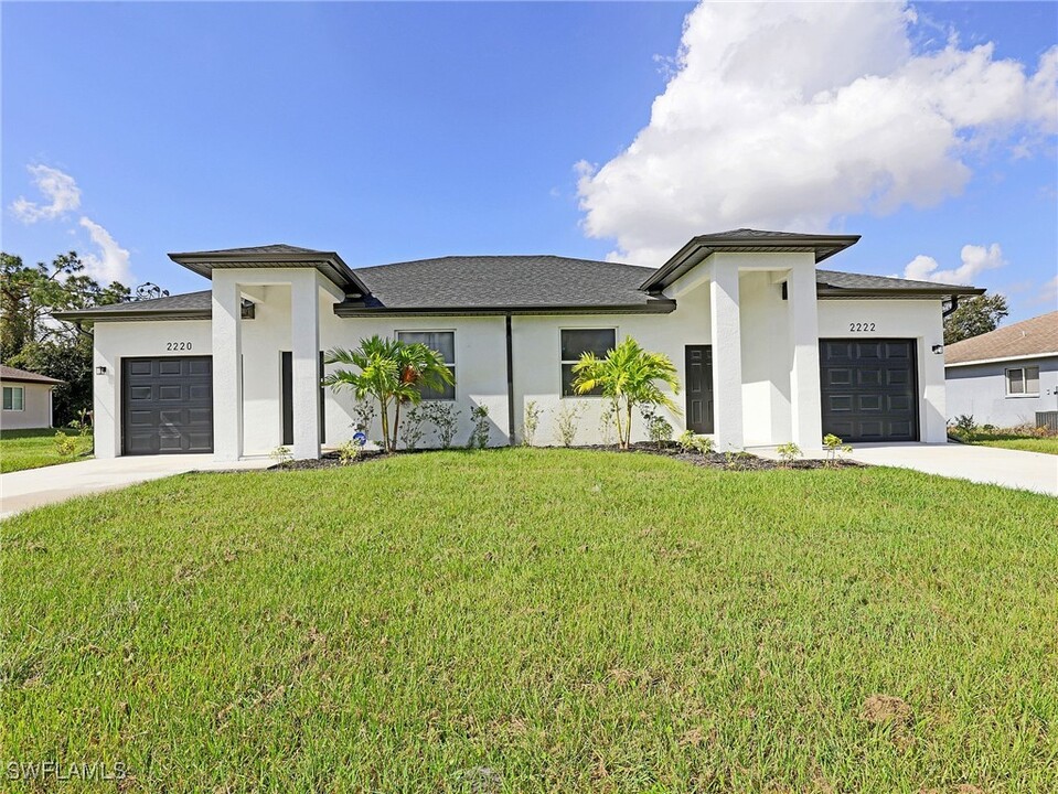 2222 Keith Ave S in Lehigh Acres, FL - Building Photo