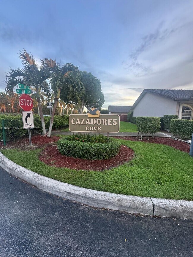 13712 SW 169th Ln in Miami, FL - Building Photo - Building Photo