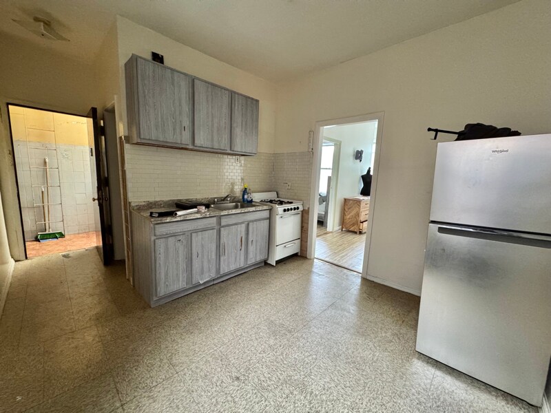 602 New Lots Ave in Brooklyn, NY - Building Photo