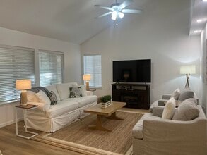 1000 Bay Dr in Niceville, FL - Building Photo - Building Photo