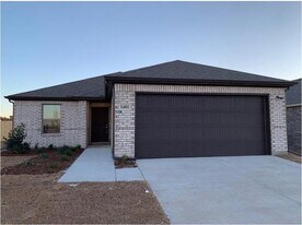1401 Brindle Dr in Greenville, TX - Building Photo