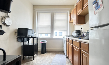 1690 Commonwealth Ave, Unit 2 in Boston, MA - Building Photo - Building Photo