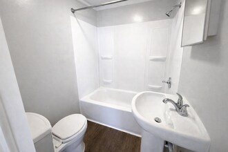 512 S Cole St in Indianapolis, IN - Building Photo - Building Photo