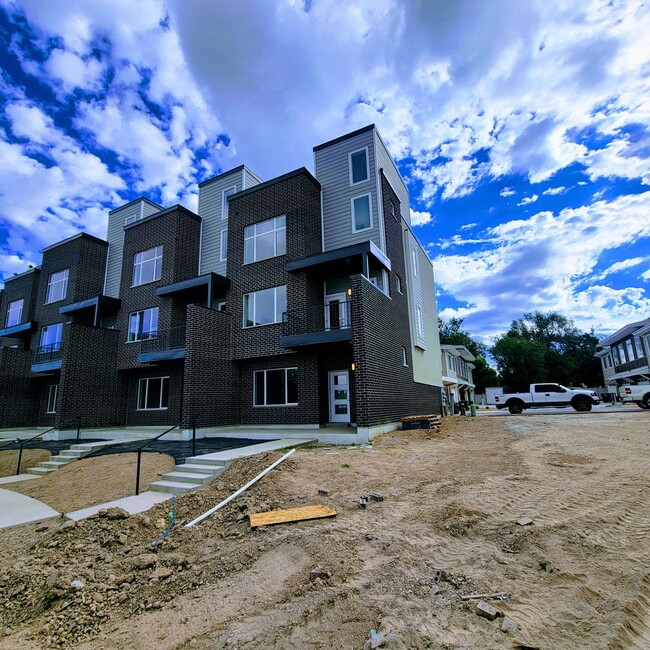 3562 Blue Tee Ln in West Valley City, UT - Building Photo - Building Photo