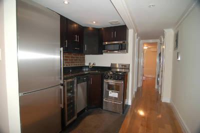118 E 7th St in New York, NY - Building Photo - Building Photo