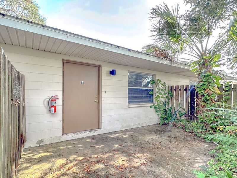 817 W Carole St in Lakeland, FL - Building Photo