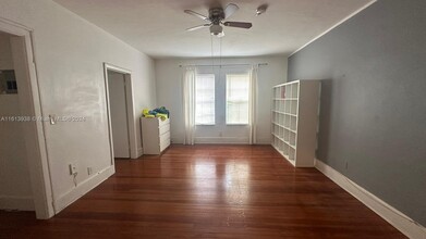 754 Meridian Ave, Unit 15 in Miami Beach, FL - Building Photo - Building Photo