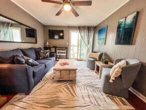 1919 Spring St, Unit Blue Palms at the Beach in North Myrtle Beach, SC - Building Photo - Building Photo