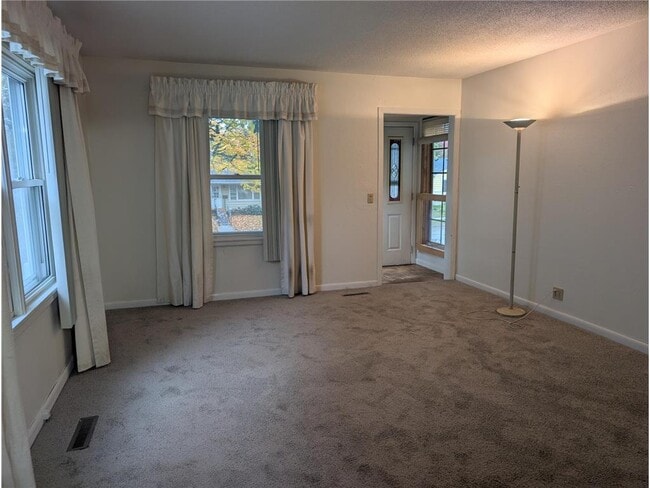 5027 6th St NE in Minneapolis, MN - Building Photo - Building Photo