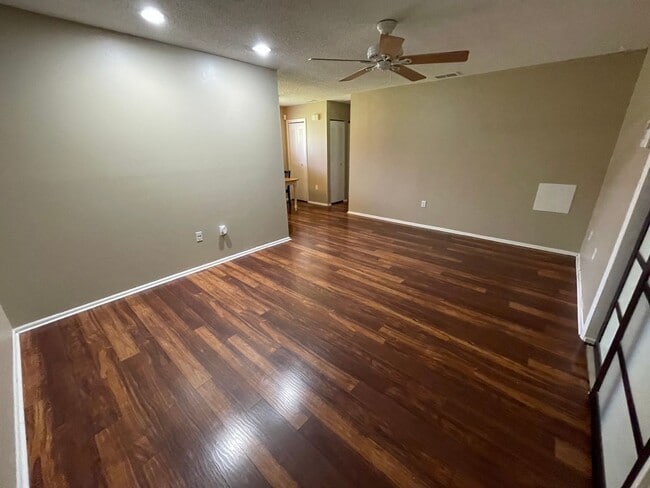 326 San Rafael St in Winter Springs, FL - Foto de edificio - Building Photo