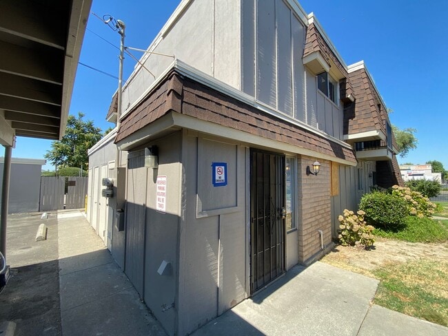 property at 5674 Hillsdale Blvd