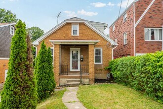 36 W Meyers St in Pittsburgh, PA - Building Photo - Building Photo