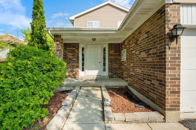 35 Terry Dr, Unit D in Roselle, IL - Building Photo - Building Photo
