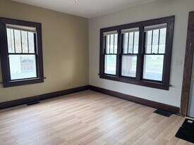 1654 4th Ave in Terre Haute, IN - Building Photo