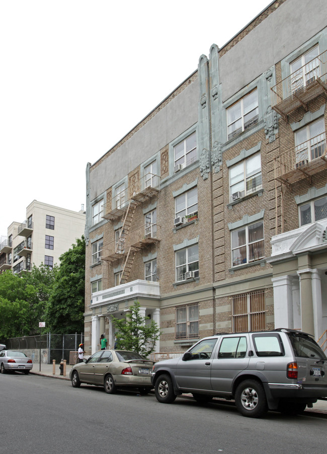 541 Lincoln Pl in Brooklyn, NY - Building Photo - Building Photo