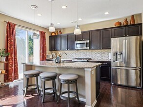 17564 E Neu Towne Pkwy in Parker, CO - Foto de edificio - Building Photo