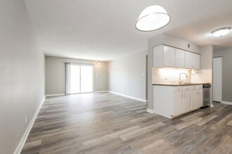 7335 E Quincy Ave in Denver, CO - Building Photo - Building Photo