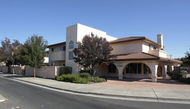 Casa Linda Apartments in San Pablo, CA - Building Photo - Building Photo