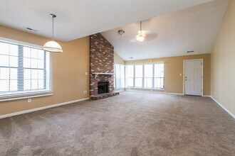 4345 Dunsany Cir in Indianapolis, IN - Foto de edificio - Building Photo